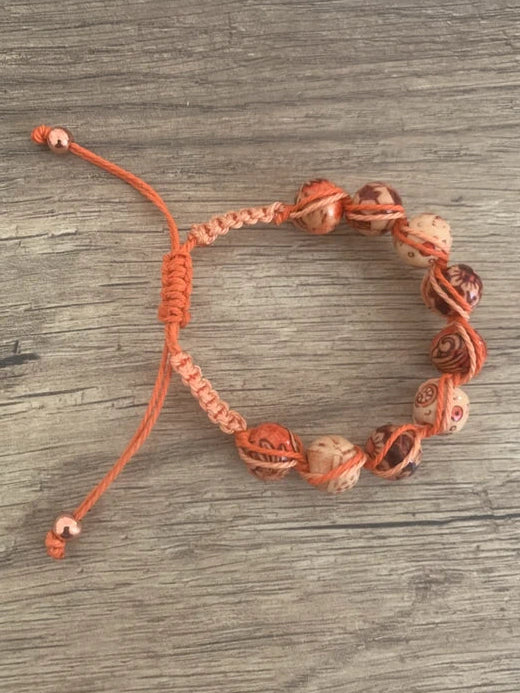 Bracelet Shambala ajustable en perles de bois orange corail