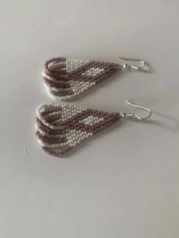 Boucle d’oreille triangle crème mauve douceur mat perle miyuki bijoux artisanale