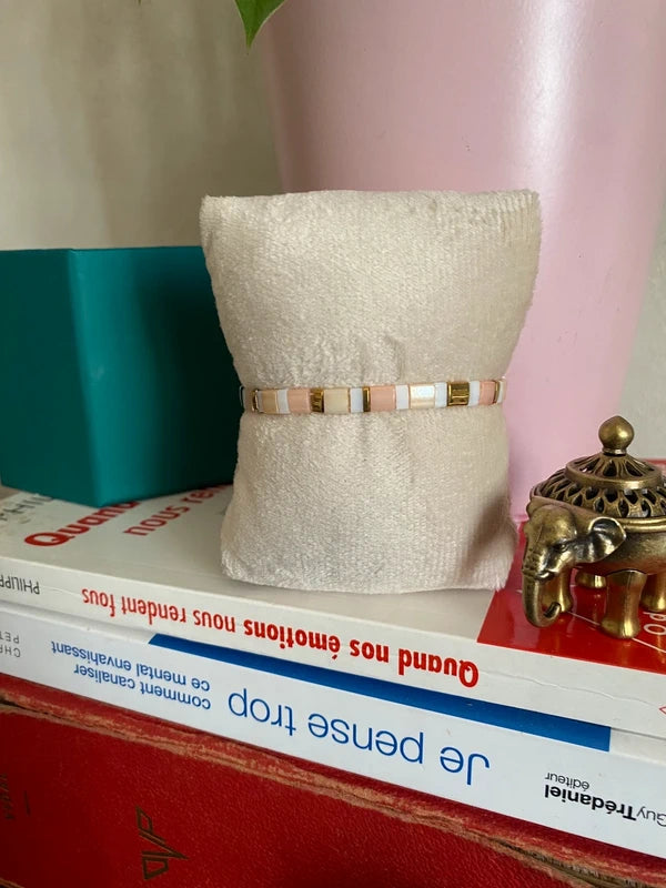 Bracelet fin perle miyuki half tila dégradé clair pêche abricot Ava création élastique