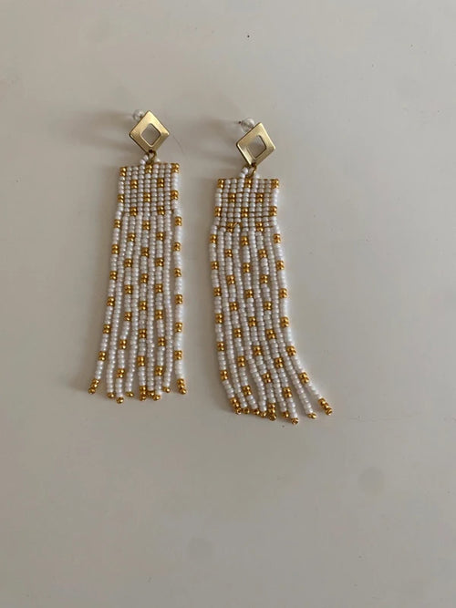 boucle d'oreille longue brickstitch rectangle frange blanc et or miyuki artisanal ava