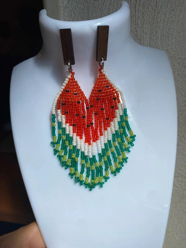 Boucle d'oreille longue Miyuki pastèque frange bois pendante été artisanale