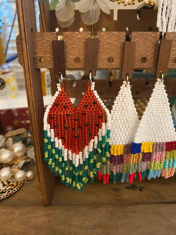 Boucle d'oreille longue Miyuki pastèque frange bois pendante été artisanale