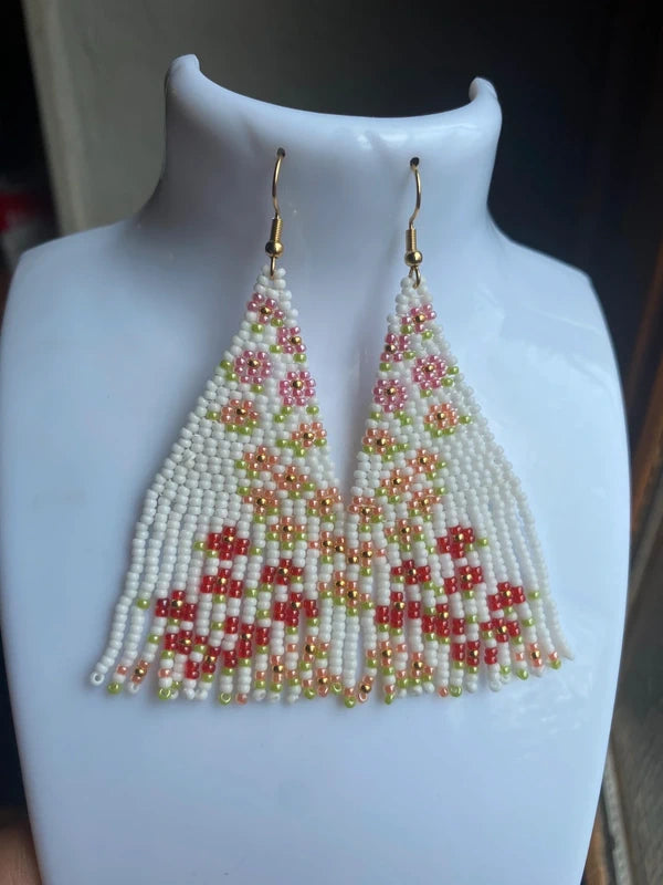 Boucle d'oreille miyuki blanc petite fleur rose abricot rouge floral artisanale