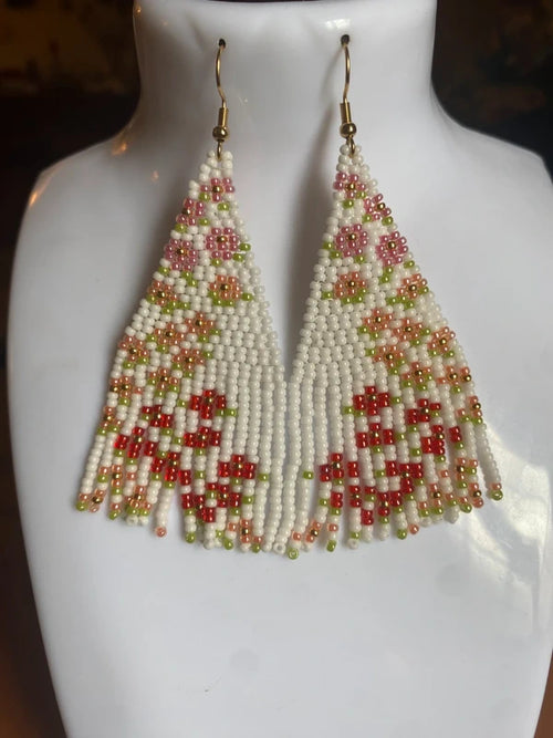 Boucle d'oreille miyuki blanc petite fleur rose abricot rouge floral artisanale