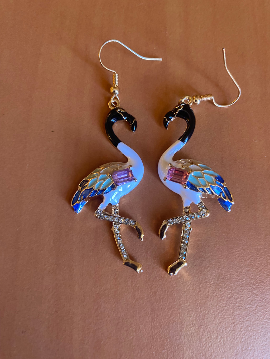 boucle d’oreille pendante fantaisie flamant rose strass chic