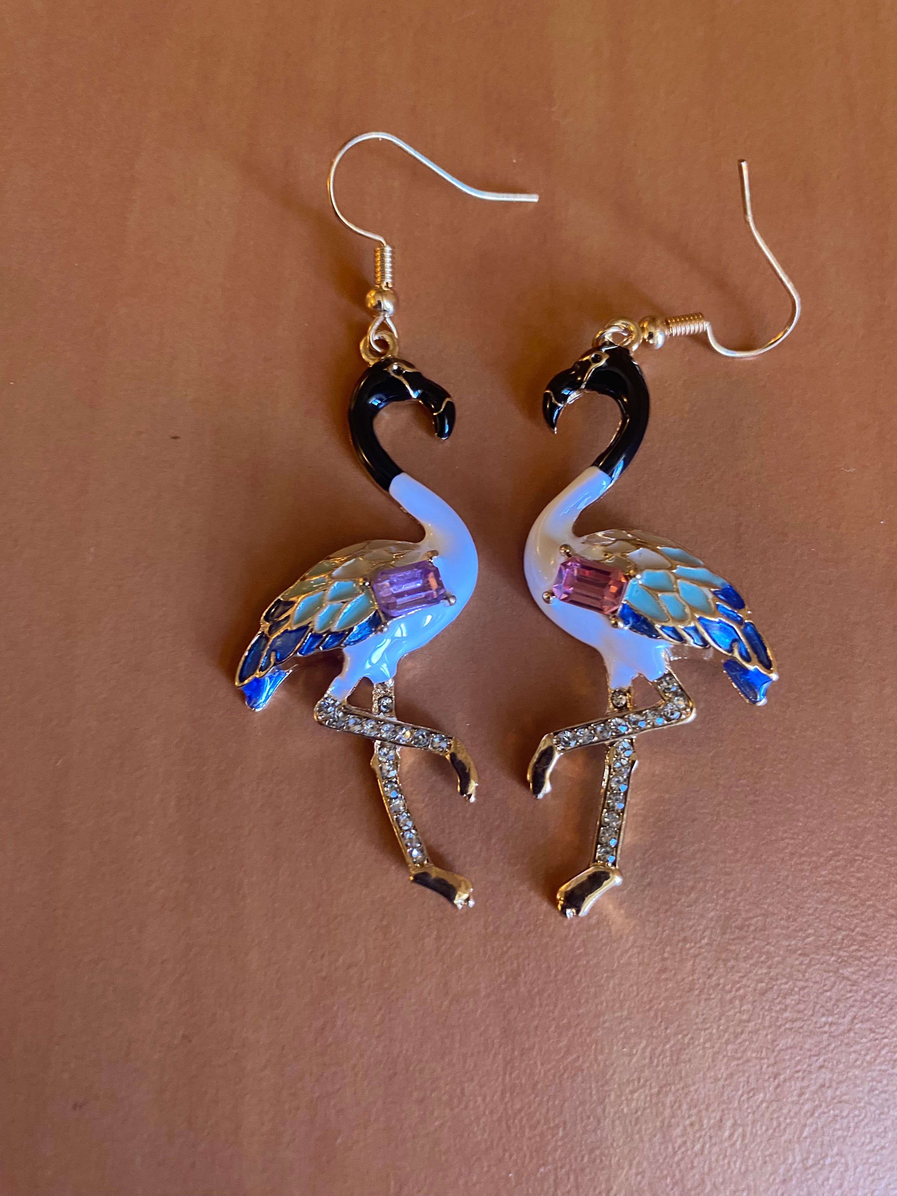 boucle d’oreille pendante fantaisie flamant rose strass chic