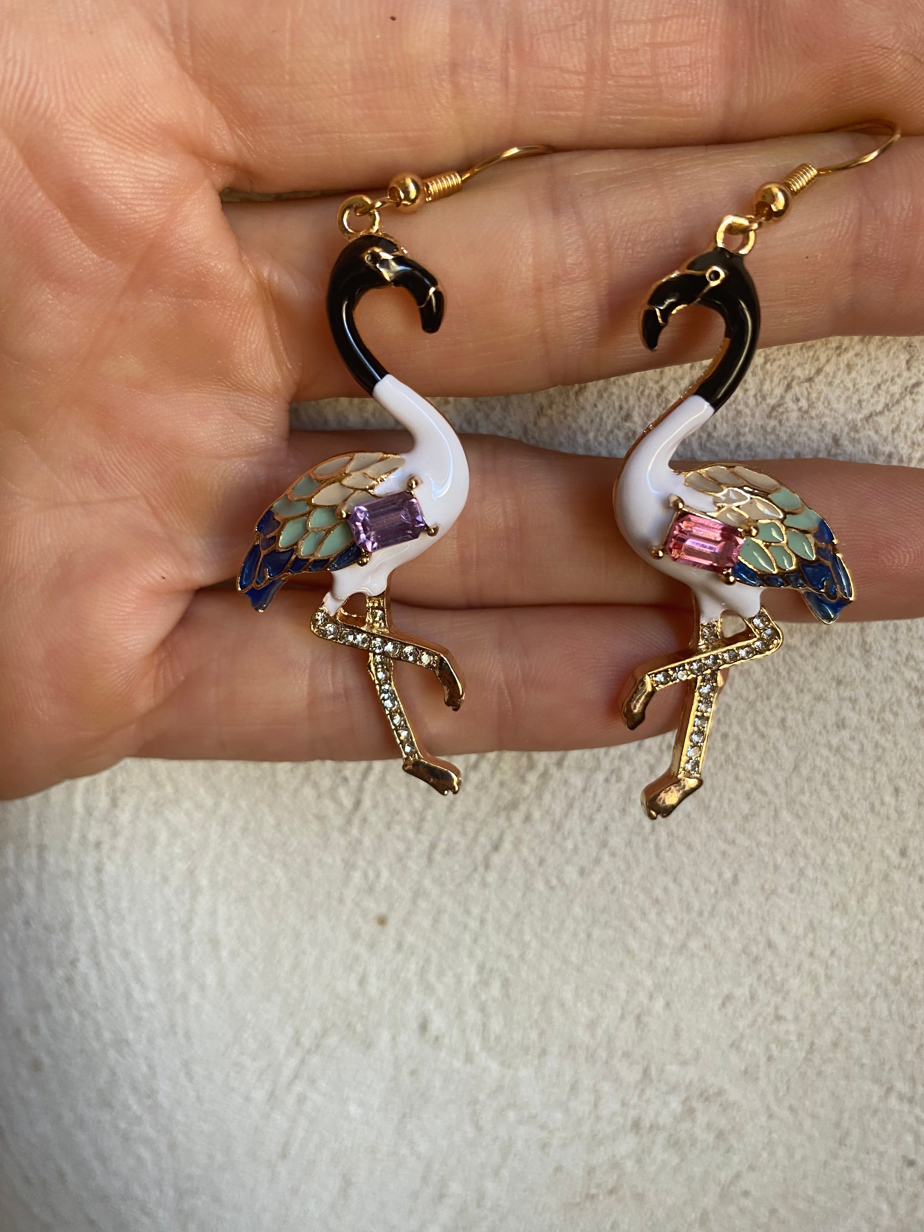 boucle d’oreille pendante fantaisie flamant rose strass chic