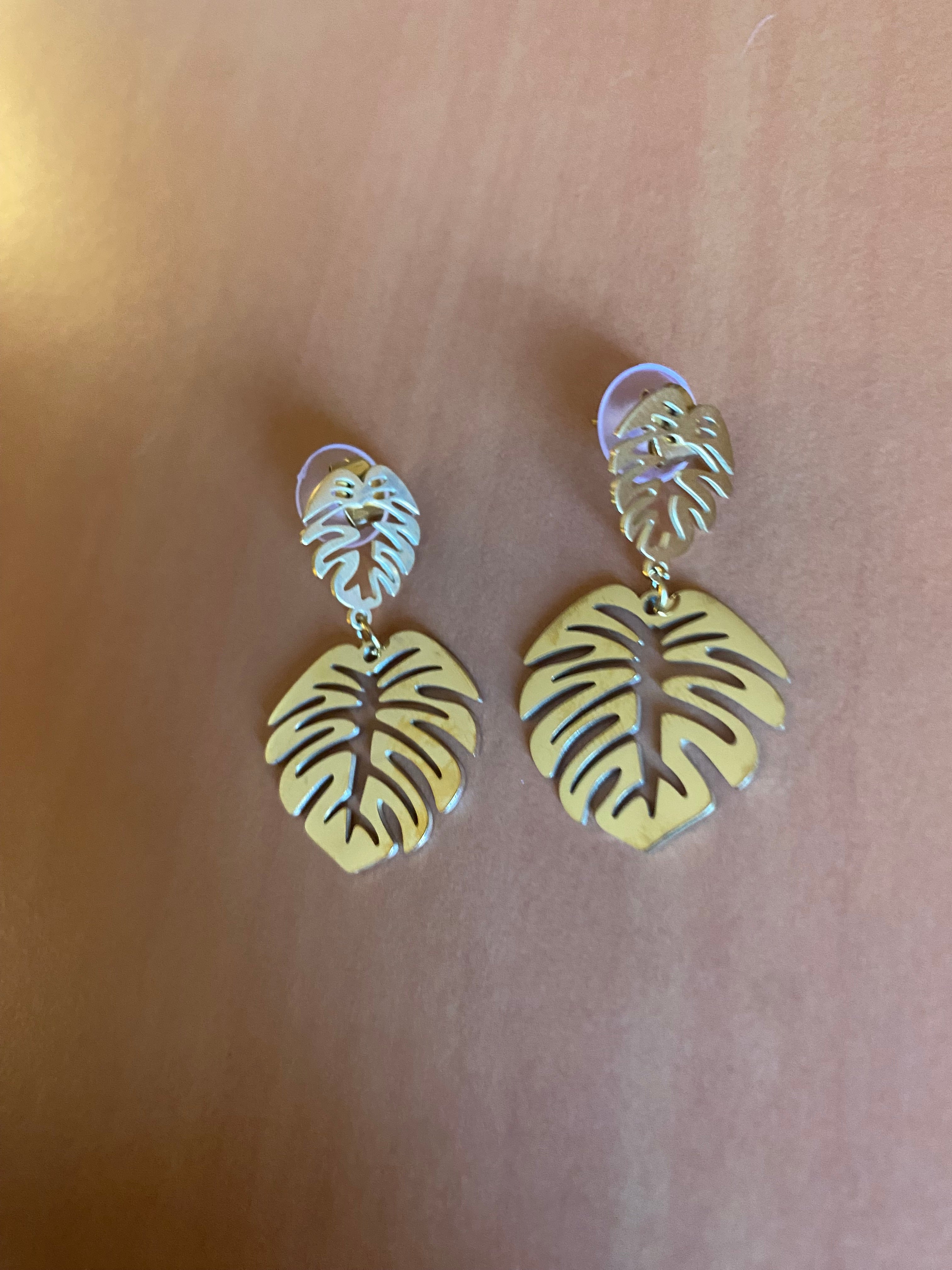 boucle d’oreille clou pendante feuille tropicale ajouré acier inoxydable