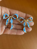 boucle d’oreille gros noeud ruban doré bleu émail clou vintage rétro