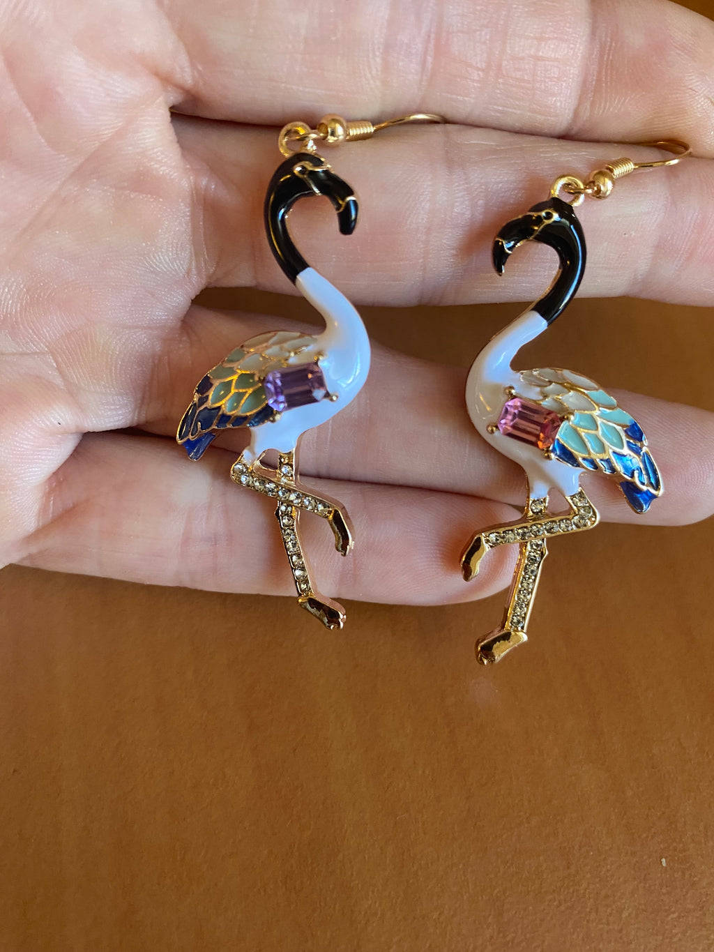 boucle d’oreille pendante fantaisie flamant rose strass chic