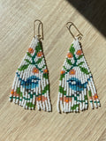 Boucles d’oreilles à longues franges fleuries blanches, vertes et bleues