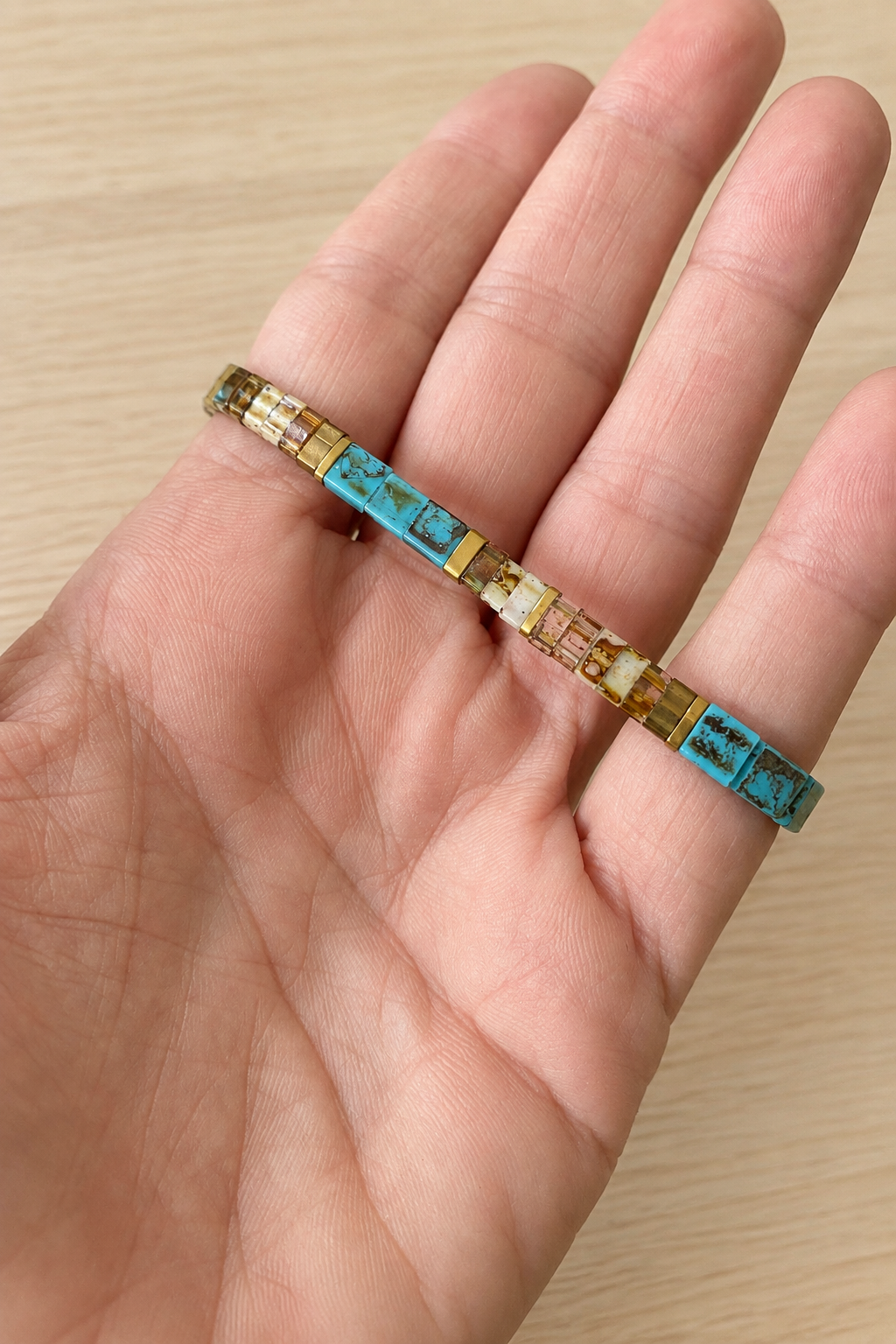Bracelet fin élastique Half Tila turquoise marbré, ambre et doré