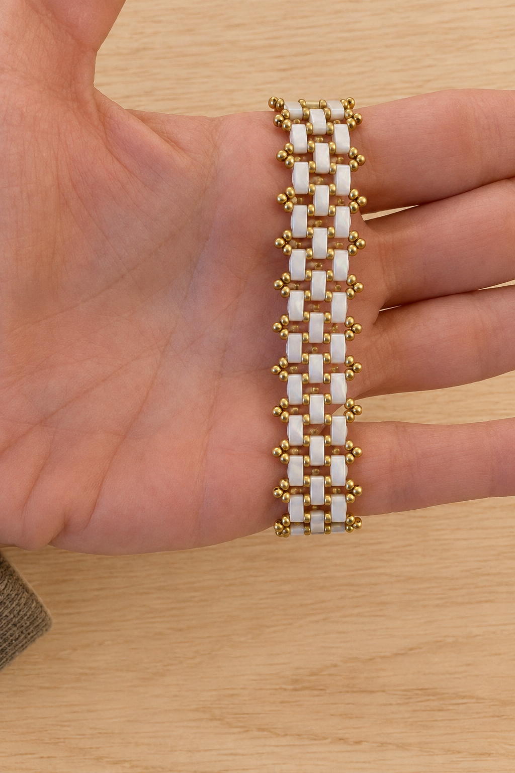 Bracelet Miyuki et Half Tila blanc nacré et doré mat