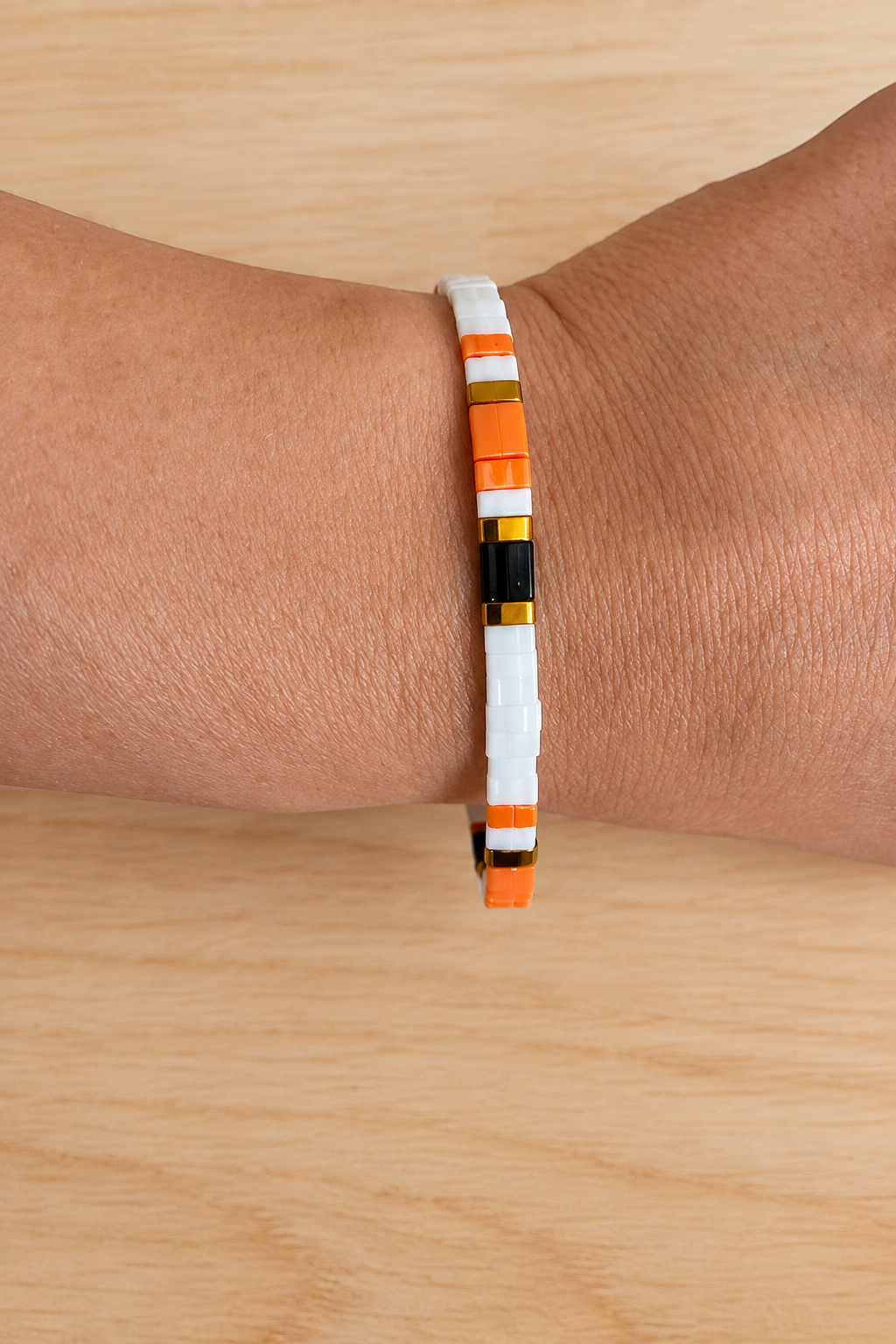 Bracelet fin élastique Half Tila blanc, noir et orange, grande taille