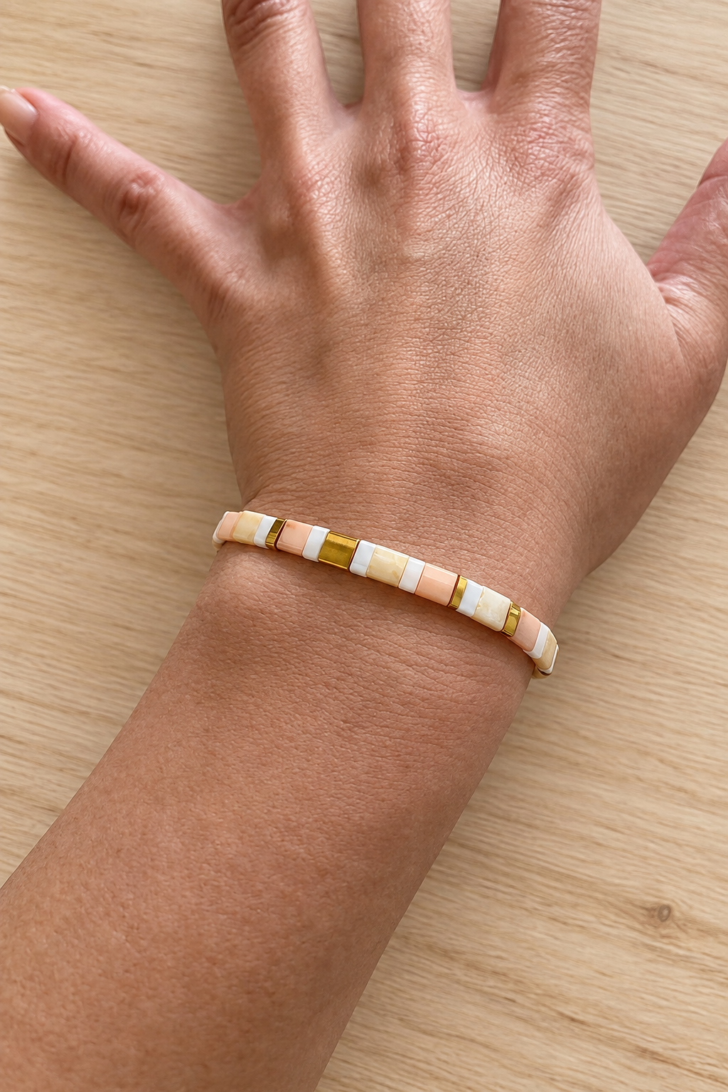 Bracelet fin élastique Half Tila dégradé pêche et abricot
