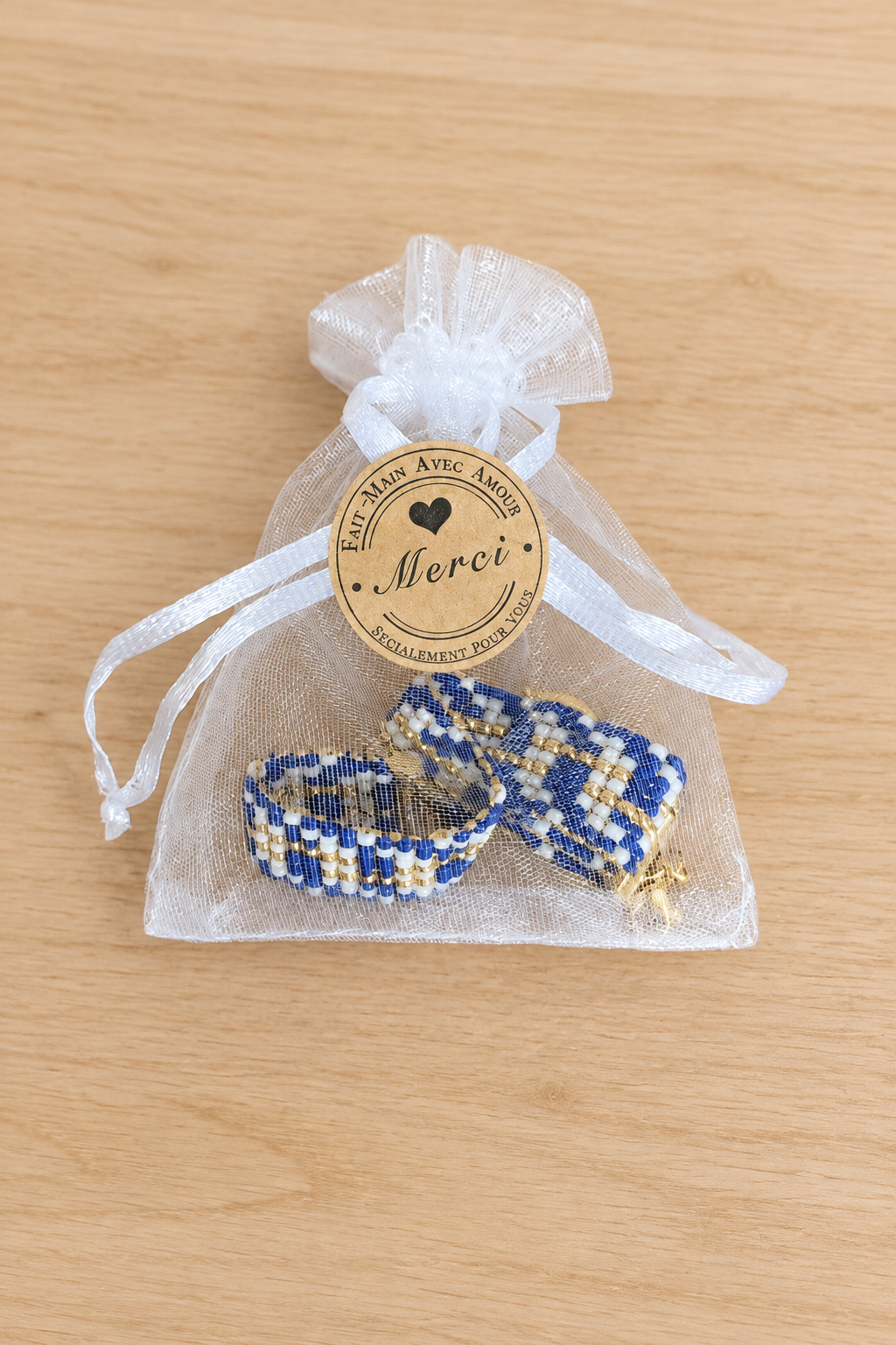 Bracelet Miyuki tissé blanc, bleu marine et doré ajustable