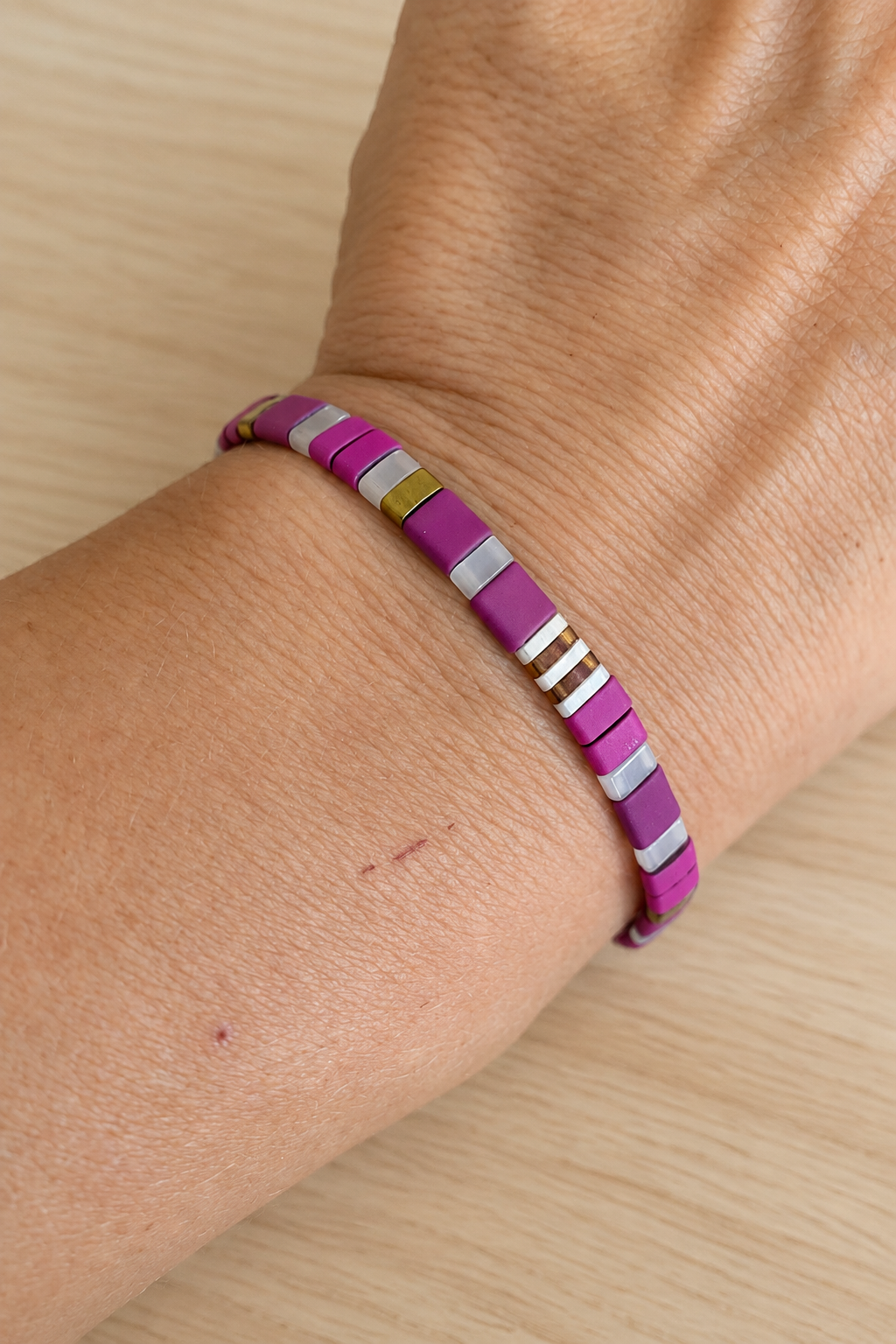 Bracelet fin élastique Half Tila violet clair, transparent et doré