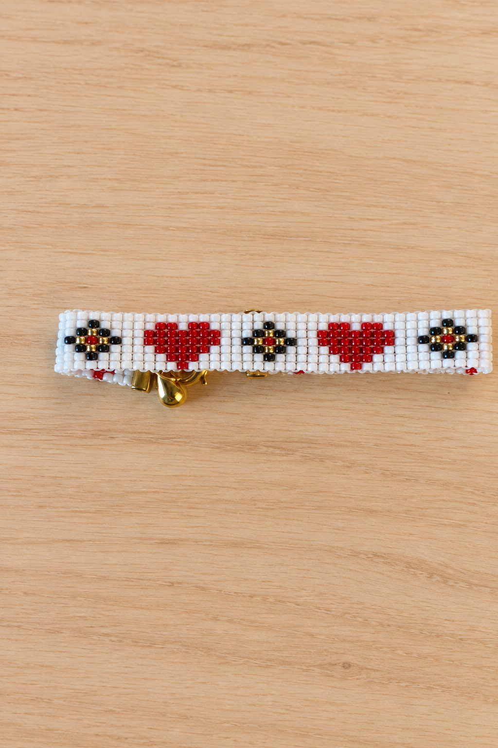 Bracelet Miyuki blanc à cœur rouge