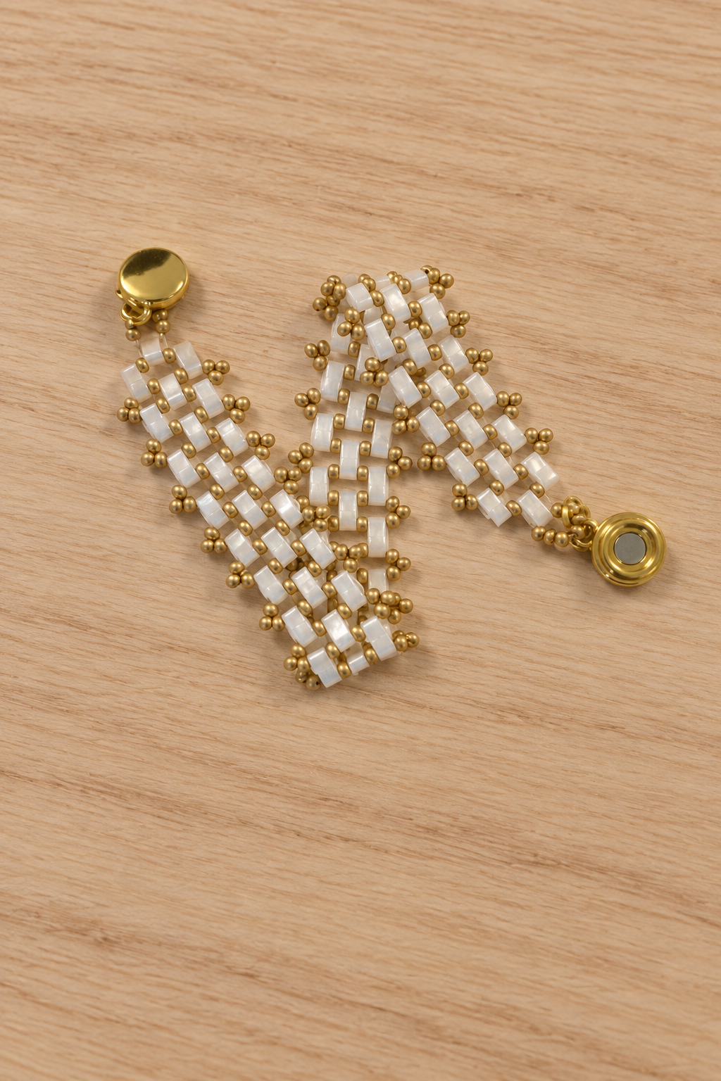 Bracelet Miyuki et Half Tila blanc nacré et doré mat
