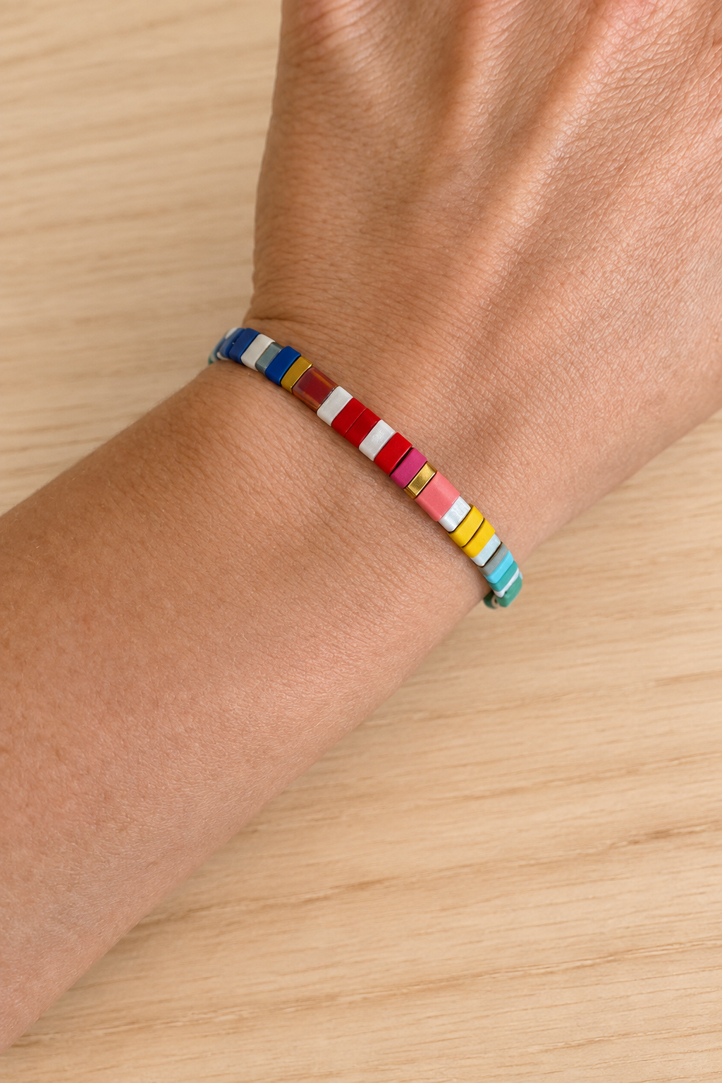 Bracelet fin élastique Half Tila multicolore mat et doré